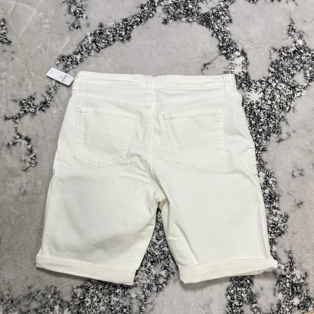 Gap Denim 9 Inch Bermuda Shorts White Womens Size‎ 8 29 Mid Rise Cuffed Hem